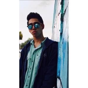 Meet your Posher, Tomas